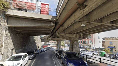 Calcinacci Dal Viadotto Di Corso Europa Su Via Pellegrini A Nervi