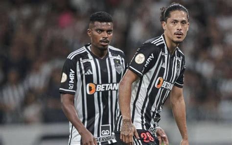 Vasco tem negociação avançada por zagueiro do Atlético MG