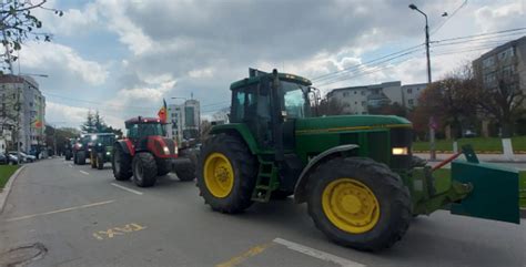 Fermierii Din Olt Au Protestat La Slatina Fa De Pierderile Suferite