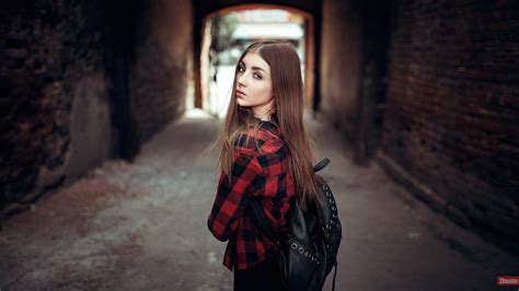 Women Looking At Viewer Alexandr Zhunin Brunette Straight Hair