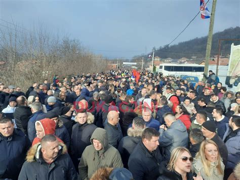 Policia E Kosov S P R Protest N N Veri Skemi Penguar Pjes Marrjen E