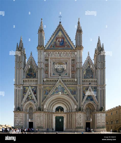 Il Gotico Ovest Anteriore Della Facciata Del Duomo Di Orvieto A