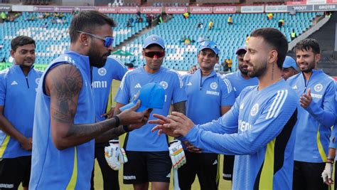 Ramandeep Singh Makes His Team India Debut In T Is Receives Debut Cap