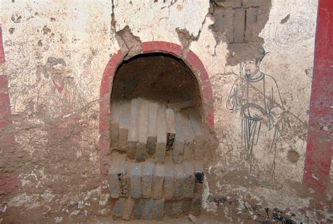 Ancient Tomb Decorated With Vibrant Murals Found In China Live Science