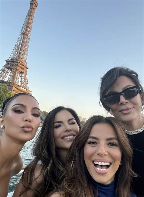 Jeff Bezos and Lauren Sánchez show off their abs in a foam party aboard