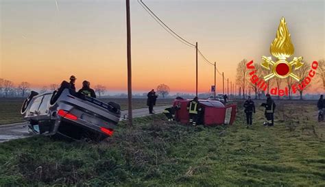 Violento Frontale Tra Due Auto A Livraga Grave Una Donna Di 49 Anni