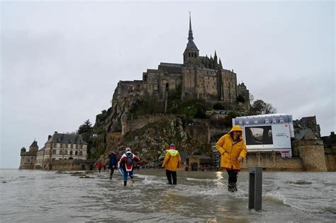 Pour La Plus Grande Mar E De Lann E Le Mont Saint Michel Est Redevenu