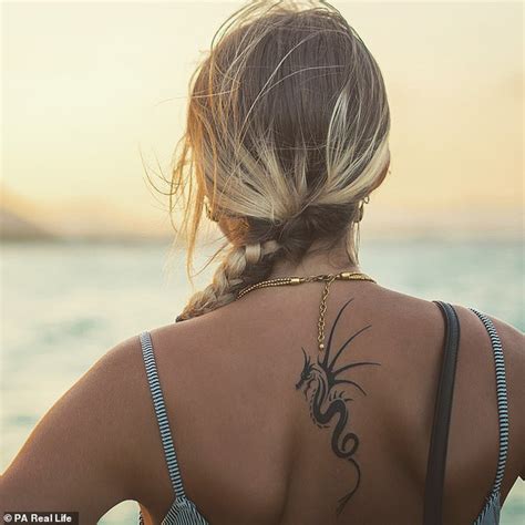 Hot girl tự hào khoe hẹn hò với sugar daddy được những cây ATM di động chiều chuộng nhưng