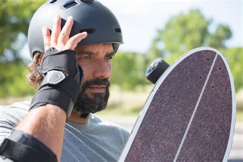 Electric Skateboard Safety: Don't Be a Daredevil, Protect Your Noggin ...