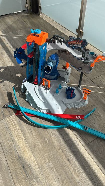 Hot Wheels Gorilla Rampage Bahn Set Gebraucht in Turbenthal für CHF nur Abholung auf
