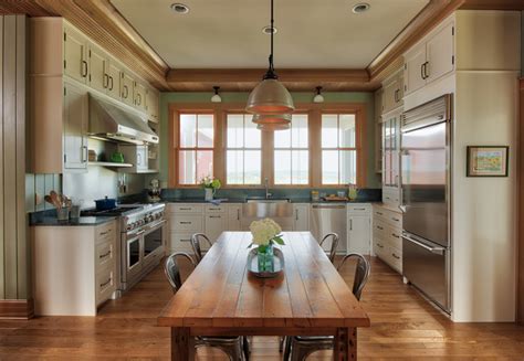 Iowa Farmhouse Country Kitchen Minneapolis By Rehkamp Larson