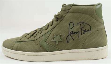 Larry Bird Signed Converse Shoe (PSA) | Pristine Auction