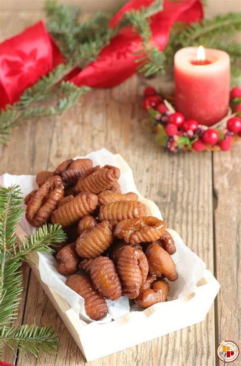 Crustoli Dolce Di Natale Calabrese Dolci Di Natale Ricette