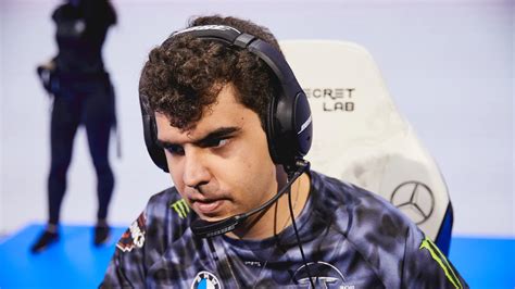 Bwipo abandona las redes sociales indefinidamente después de que su