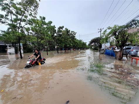 Banjir Melanda Kabupaten Bekasi BMKG Ungkap Alasan Hujan Turun Deras