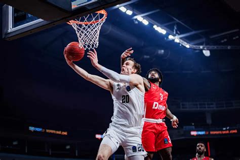 Le Paris Basketball Ma Trise Prometey Et Reste Invaincu En Eurocup