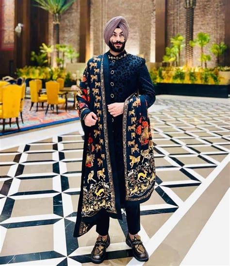 Arriba 38 Imagen Indian Groom Outfit Abzlocal Mx