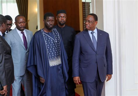 Sénégal Le Président Sortant Macky Sall A Reçu Son Successeur