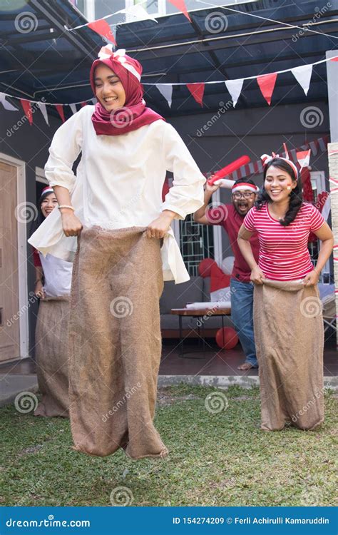 Sack Race During Indonesia Independence Day Imagem De Stock Imagem De