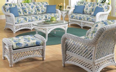 Wicker Dining Set in White