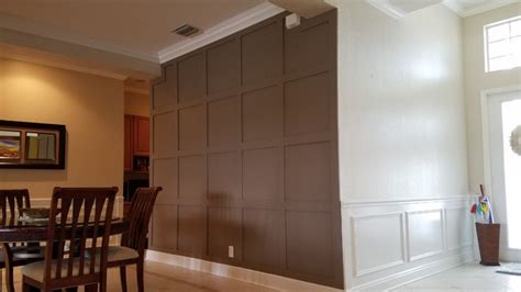 Custom architectural wall and wainscoating Clásico Comedor Miami