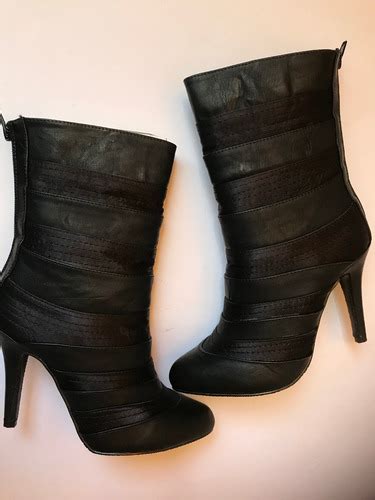 Venta Botas Negras Cortas De Tacon En Stock