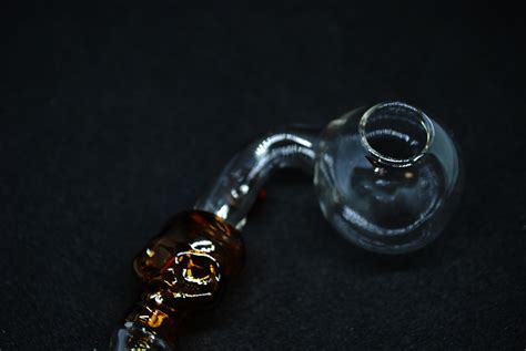 Стеклянная трубка для курения Oil Death Head — InSmoke
