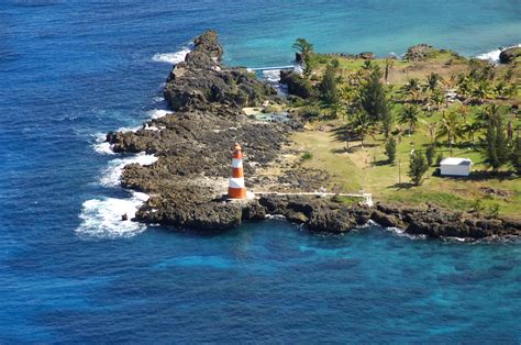 Folly Point Lighthouse in Port Antonio, Jamaica - lighthouse Reviews ...