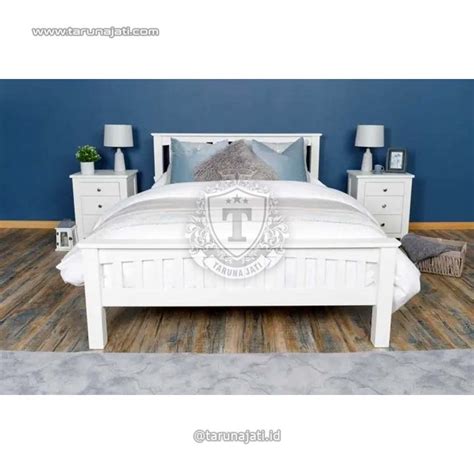 Tempat Tidur Putih Minimalis Modern