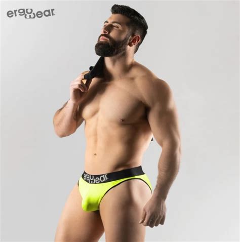 Yahoo オークション 即決新品 ERGOWEAR HIP Bikini Red Plum S プラ