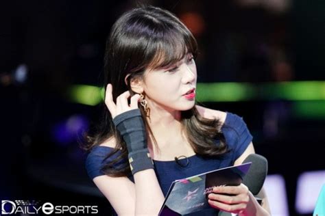 Những hot girl LMHT nổi tiếng vừa xinh đẹp vừa tài năng