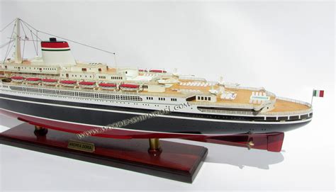 MODEL CRUISE SHIP SS AUSTRALIS