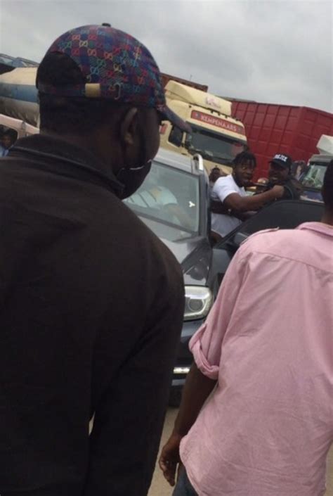 Internet Fraudster Strips Naked Fights Police Officers In Nigeria Face Of Malawi