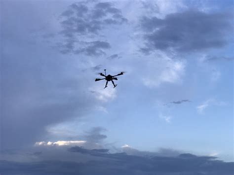 Книги ще летят с дрон по случай 24 май - 100 процента