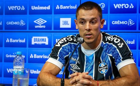 Desfalcado de Churín e mais 3 jogadores Grêmio duela Palmeiras