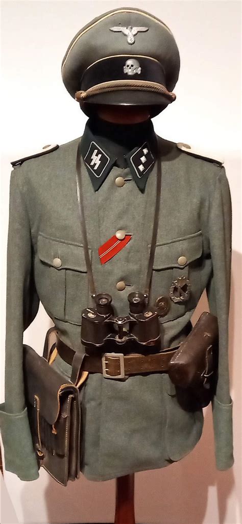 Waffen SS Untersturmfuhrer service tunic