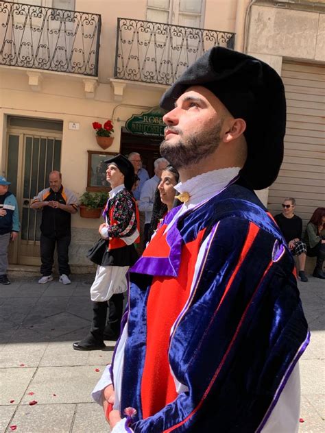 FOTO La Processione Per Sant Efisio A Cagliari Cagliari Vistanet