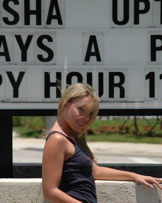 Pictures Of Trisha Uptown Getting Nude At A Diner Porn Pictures XXX Photos Sex Images 3617070