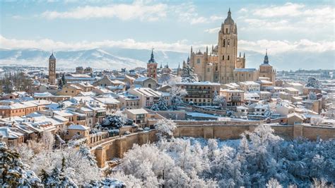 Estos son los pueblos nevados más bonitos de España para visitar en