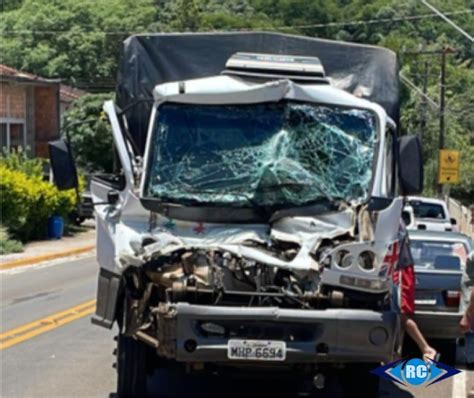 Colis O Traseira Entre Caminh Es Deixa Um Ferido Em Lacerd Polis