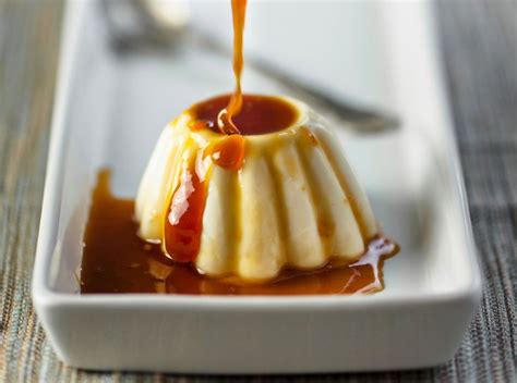 La ricetta della panna cotta con salsa al caramello risolverà tutti i