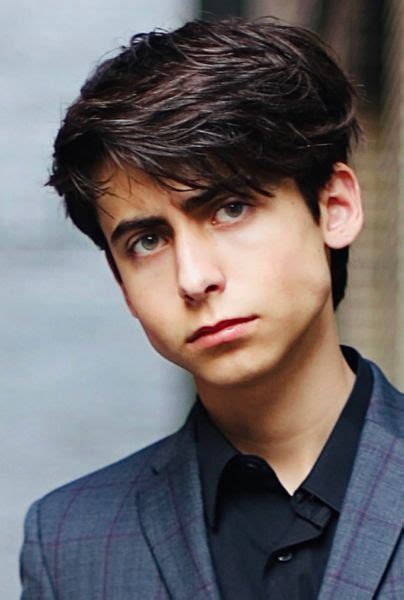 Aidan Gallagher Nuevos Datos De Su Estatura Revelan Que Sigue