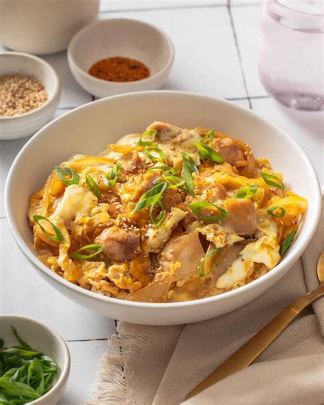 Minute Oyakodon Japanese Chicken And Egg Rice Bowl Takes Two Eggs