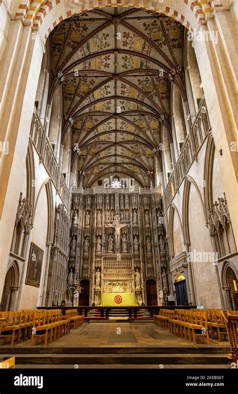 The Nave Of St Albans Cathedral With Its 15th Century Medieval Altar