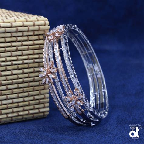 Floral Shaped Make This Diamond Bracelet More Beautiful At Jewellers