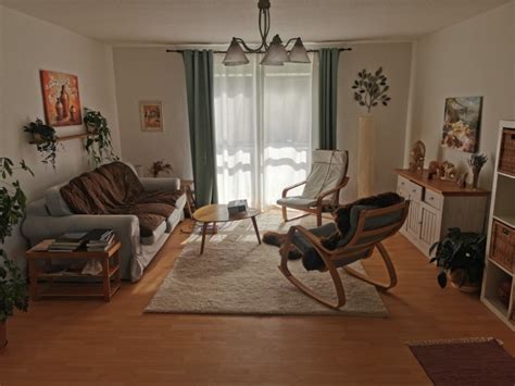 Sch N Eingerichtetes Qm Gro Es Helles Zimmer Mit Balkon Zwischen