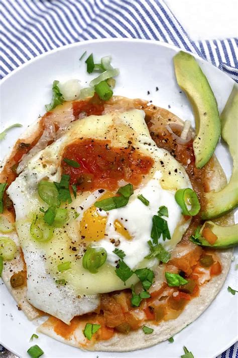 Easy Huevos Rancheros Recipe L Panning The Globe