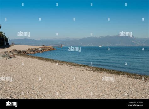 Der Gardasee Strand Von Peschiera Del Garda Verona Italien