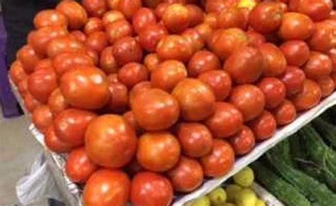 Low Supplies Cause Tomato Prices To Soar To Rs 100 Per Kg In Delhi Ncr