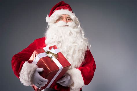 Por que a roupa do Papai Noel é representada na cor vermelha?